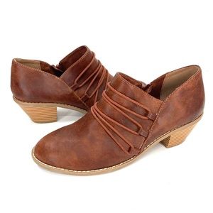 Stella Chase Brown Vegan Leather 2” Heel Chelsea Ankle Shoes Boots Size 8